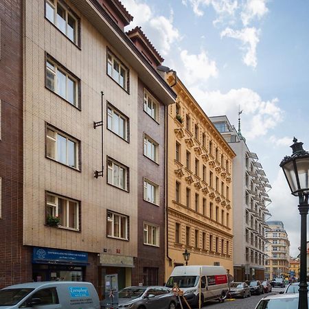 Lighthouse Apartment Прага Экстерьер фото