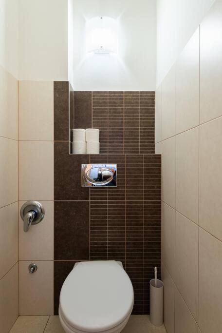 Lighthouse Apartment Прага Экстерьер фото
