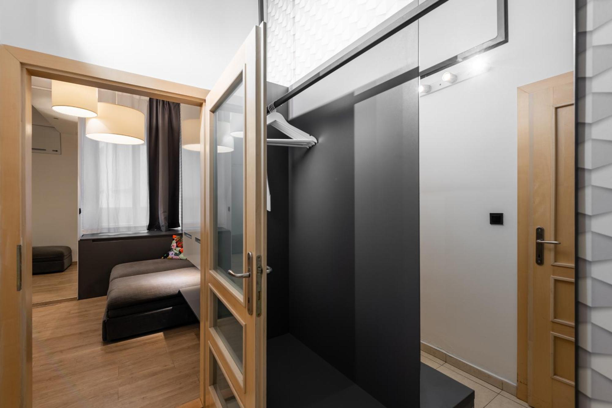 Lighthouse Apartment Прага Экстерьер фото